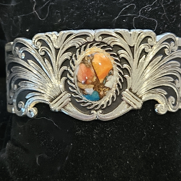 Silver And Spiny Montana Silversmith Bracelet - Picture 5 of 6